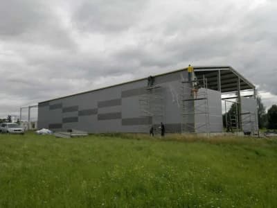 Plášť B