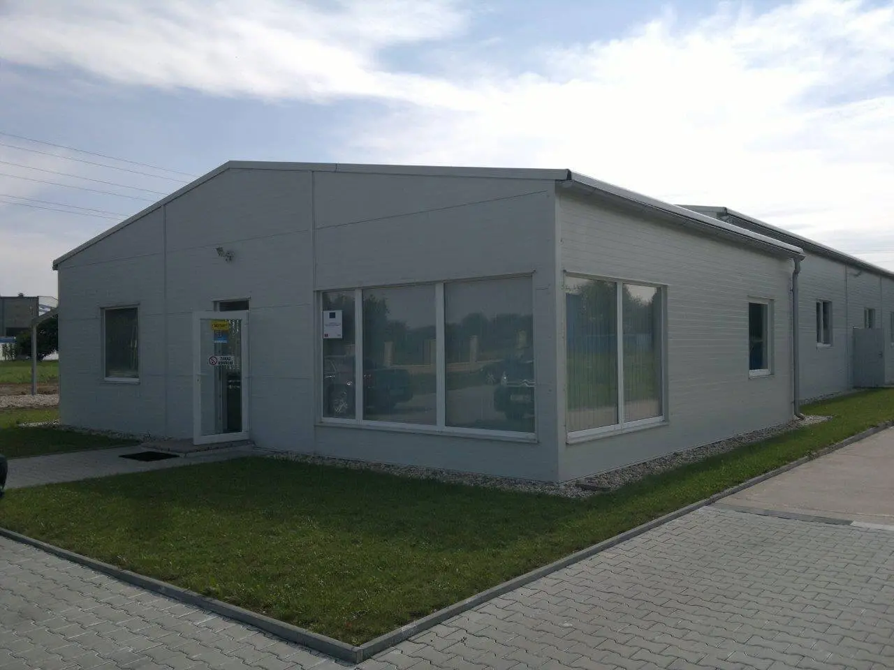 Výrobní hala v lokalitě Nový Bydžov, rozměry 7 x 60 m – fotografie 1