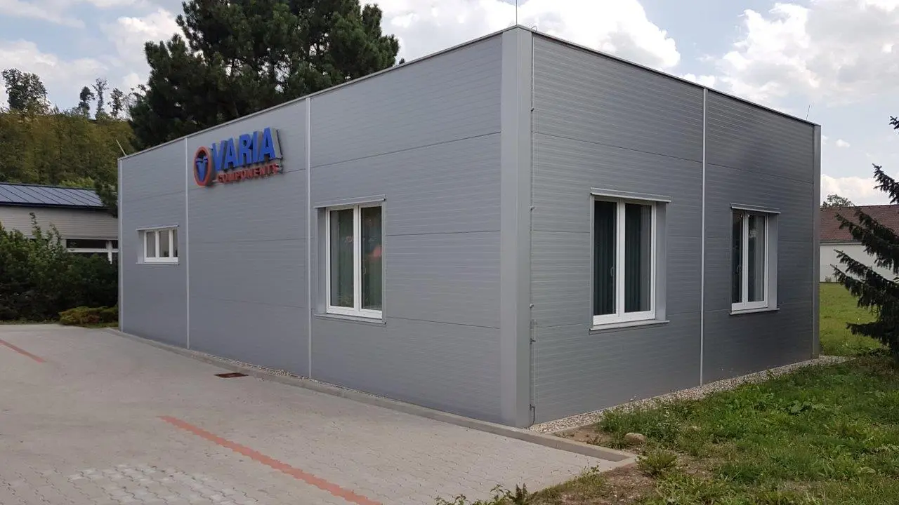 Výrobní hala v lokalitě Trutnov, rozměry 8,5 x 14 m a 25 x 14 m – fotografie 5