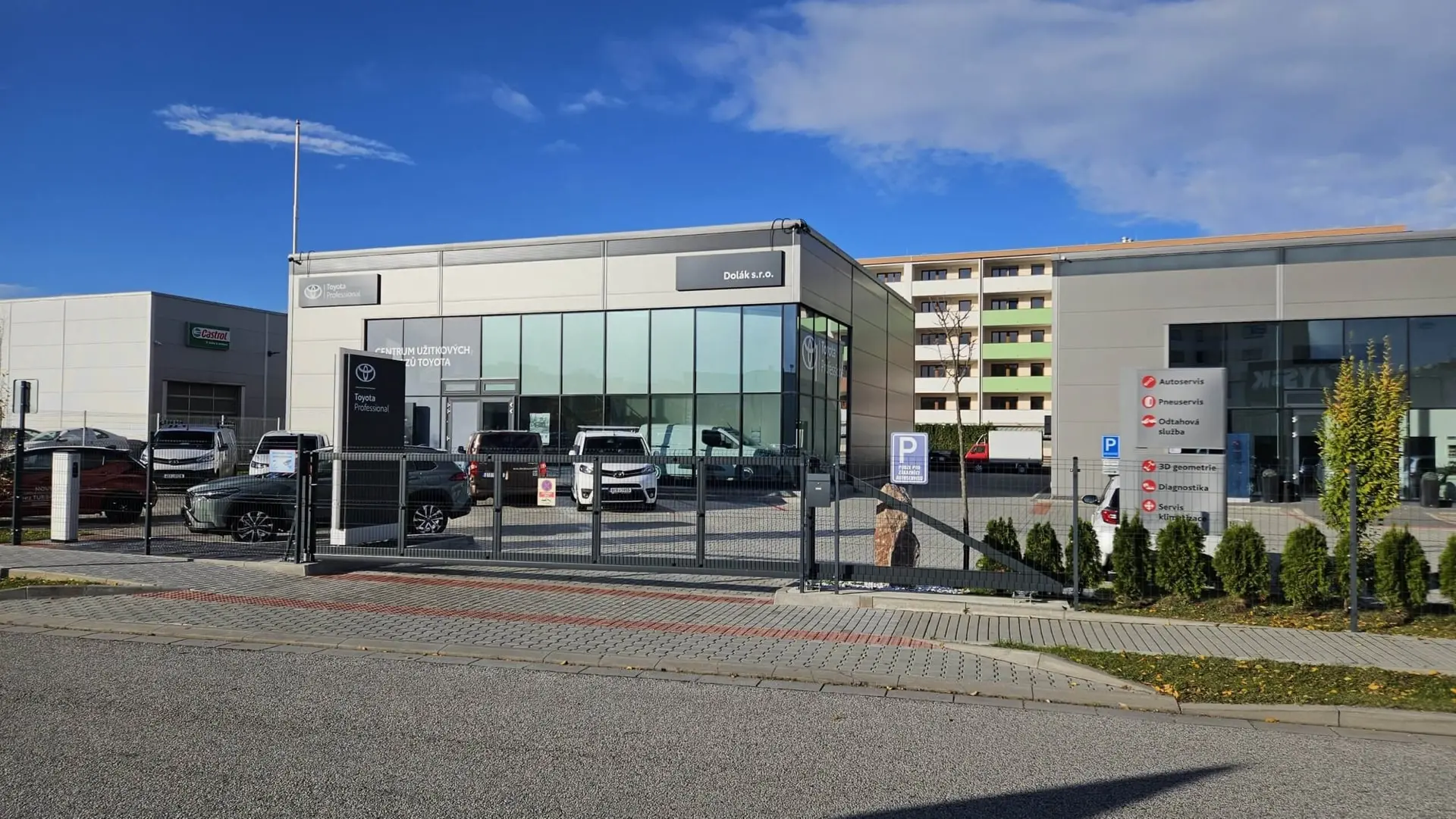 Administrativní budova s autoservisem v lokalitě České Vrbné - ČB, rozměry 18 x 18 m a výška 8 m – fotografie 2