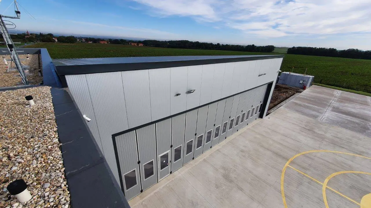 Ocelová konstrukce - Heliport v lokalitě Chotouň, rozměry 1. etapa - 18 x 20 m a 5 m výška + 18 x 20 x 5 - 2. etapa – fotografie 7