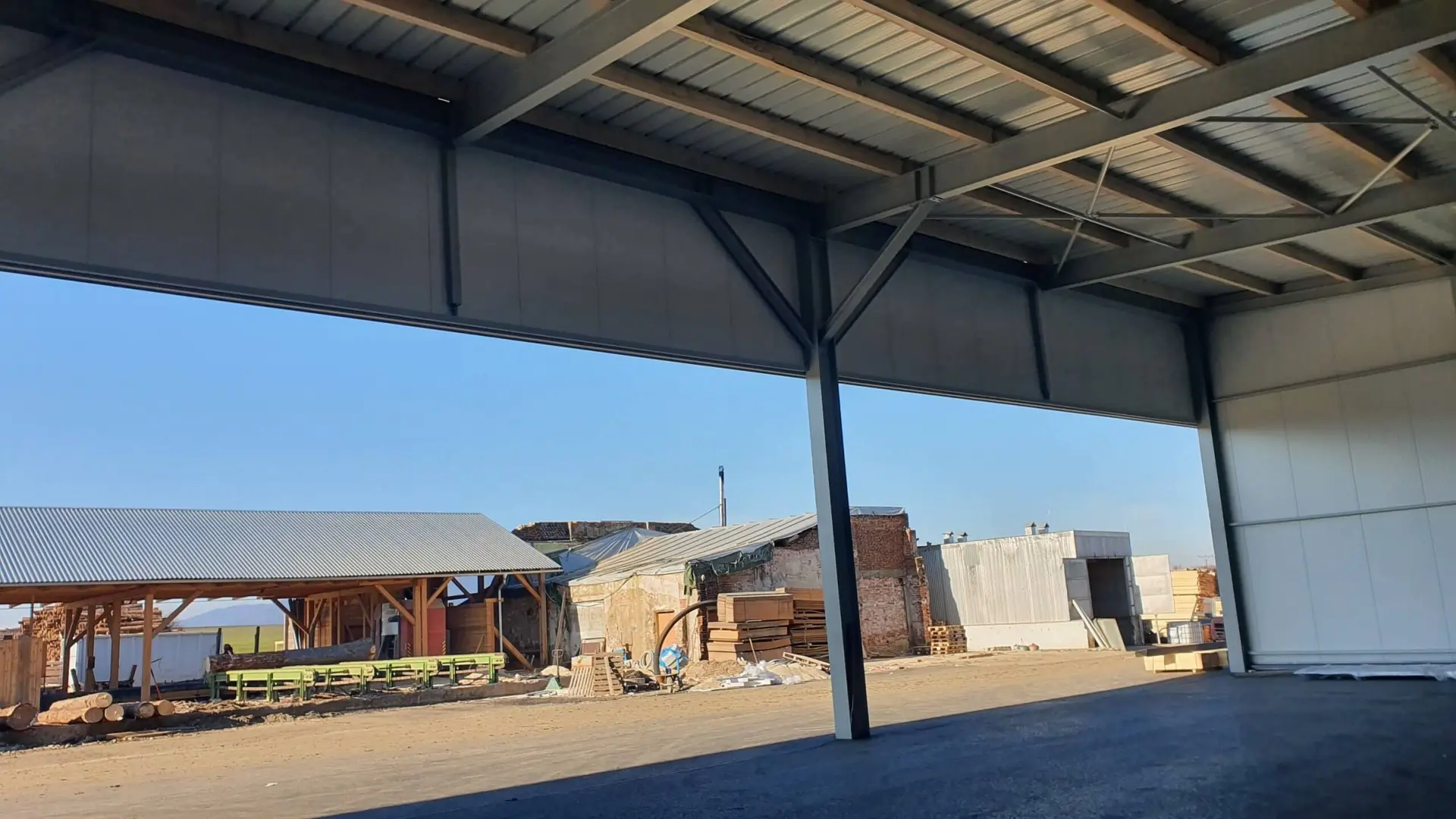 Přístřešek pro dřevařskou výrobu v lokalitě Mirkovice - Velešín, rozměry 15 x 48 m – fotografie 8