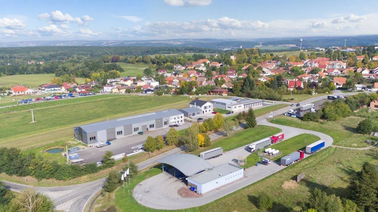 Výrobní hala v lokalitě Kamenný Újezd, rozměry 19 x 72 m – fotografie 3