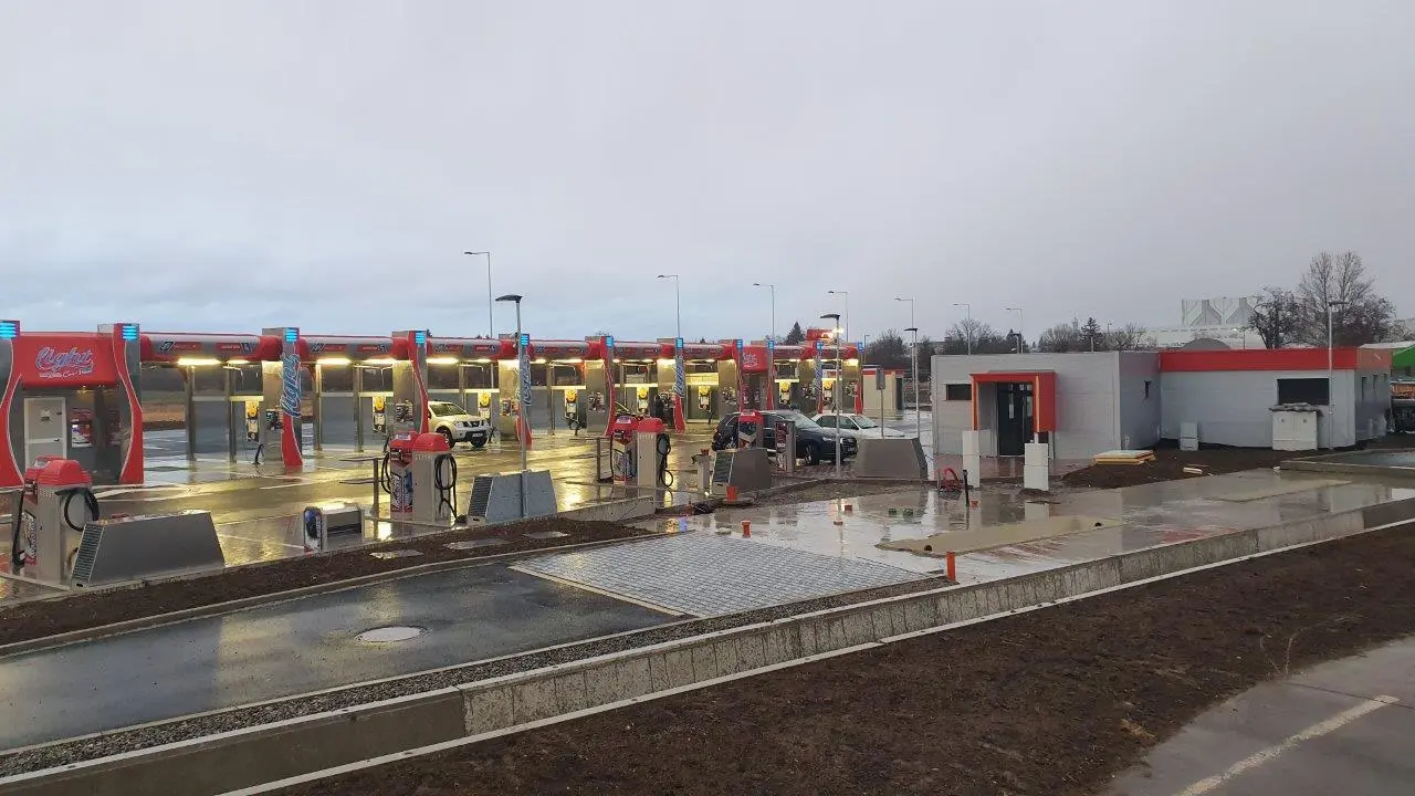Zázemí pro obsluhu v lokalitě České Budějovice, rozměry 11,5 x 18 m – fotografie 4