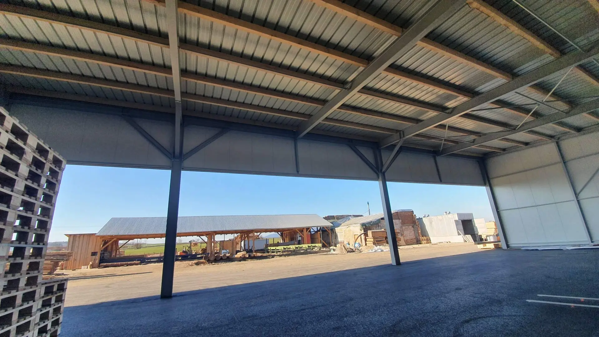 Přístřešek pro dřevařskou výrobu v lokalitě Mirkovice - Velešín, rozměry 15 x 48 m – fotografie 9