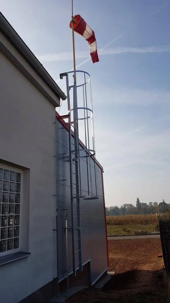 Ocelová konstrukce - Heliport v lokalitě Hradec Králové, rozměry 6 x 25 m – fotografie 7