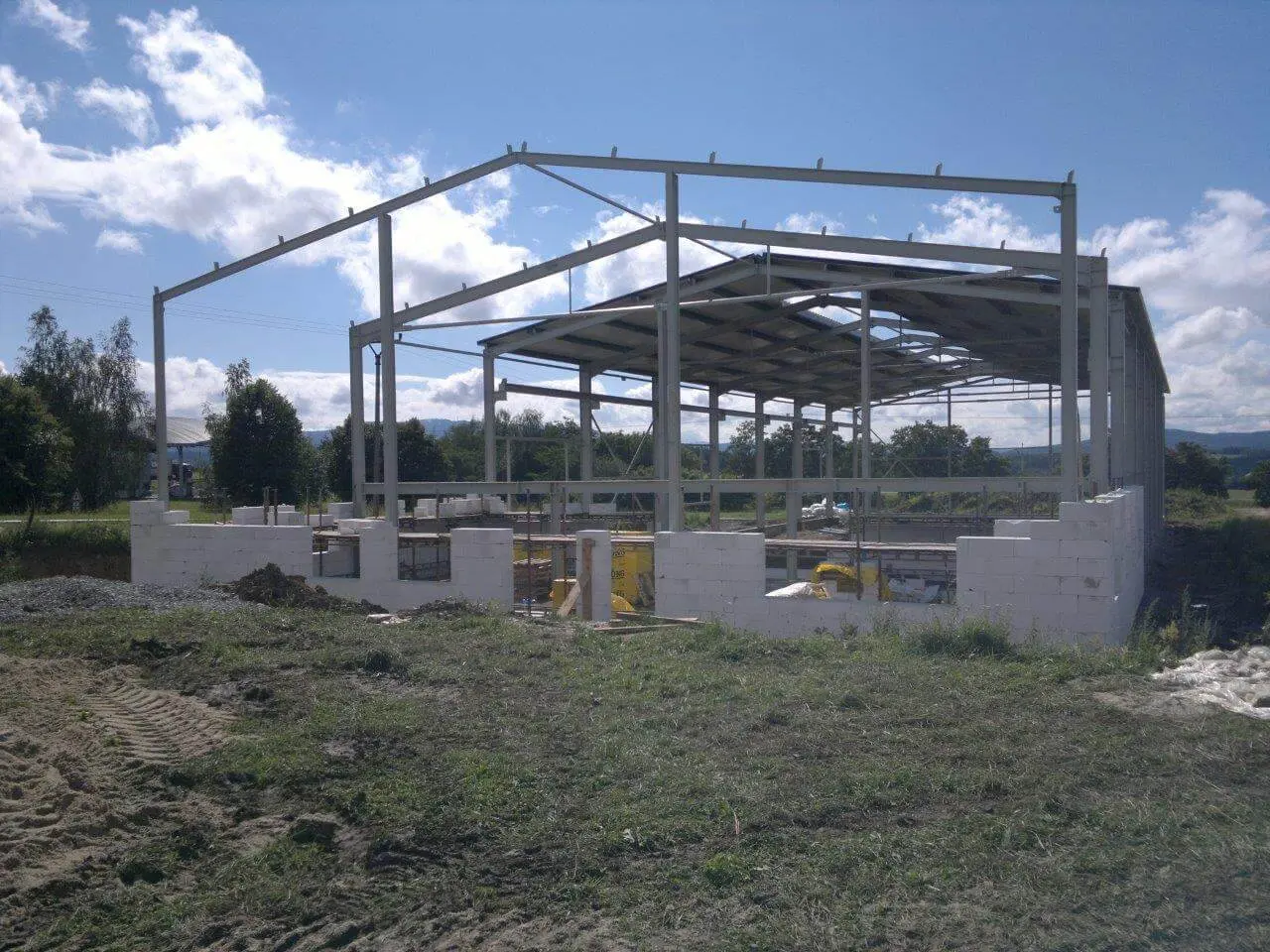 Výrobní hala v lokalitě Kamenný Újezd, rozměry 19 x 72 m – fotografie 7