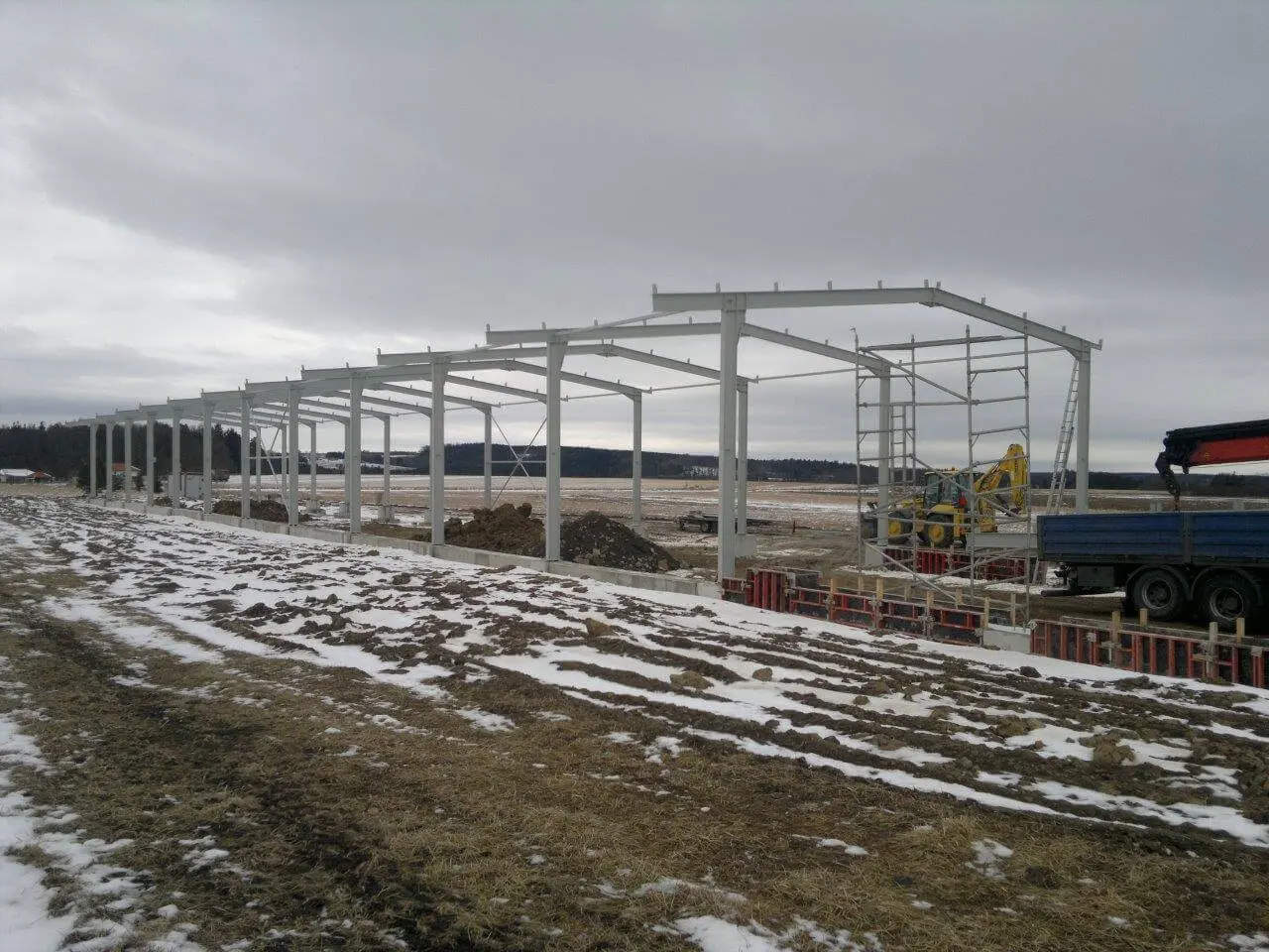 Zemědělská hala v lokalitě Kamenný Újezd, rozměry 12,5 x 92 m – fotografie 3