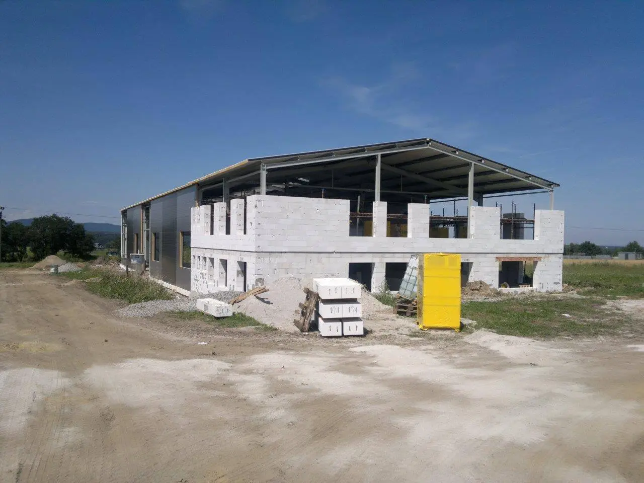Výrobní hala v lokalitě Kamenný Újezd, rozměry 19 x 72 m – fotografie 4