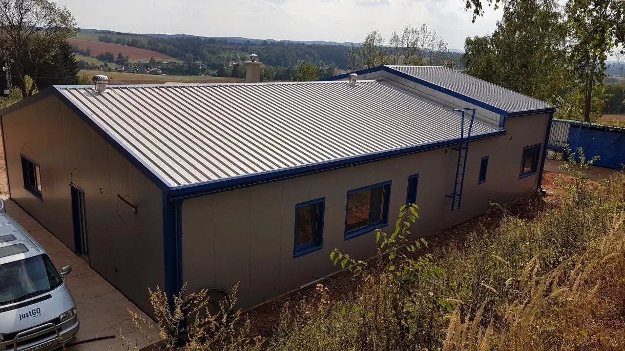 Administrativní budova s motoservisem v lokalitě Trutnov, rozměry 12 x 20 m – fotografie 5