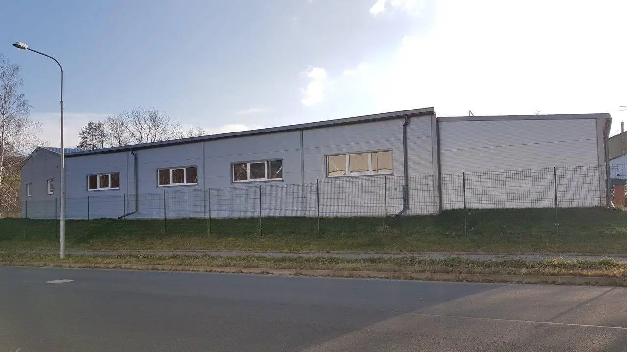 Výrobní a skladové haly v lokalitě Bukovice u Jeseníka, rozměry 10 x 35 m a 12 x 23,5 m – fotografie 5