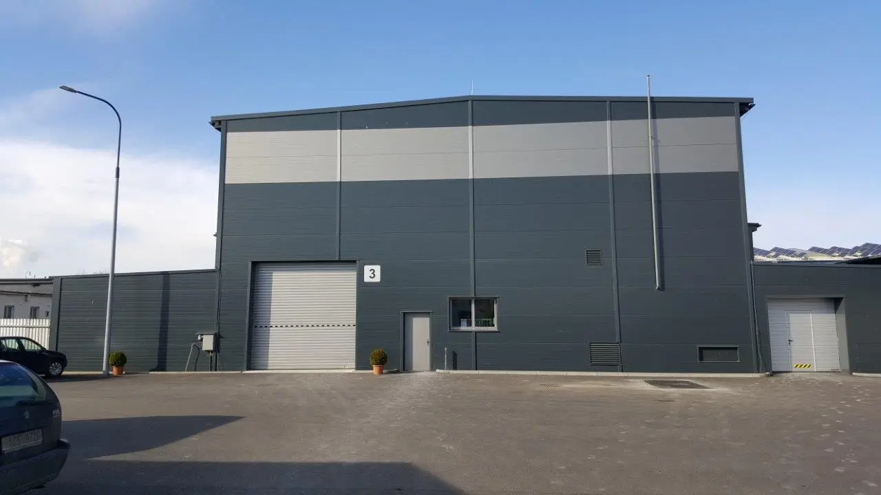 Výrobní a skladové haly v lokalitě České Budějovice, rozměry 18 x 42 m – fotografie 3