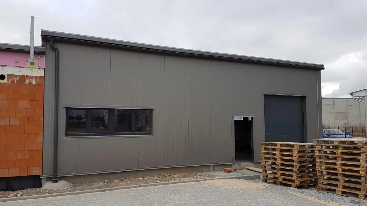 Prodejní a skladová hala v lokalitě České Budějovice, rozměry 16 x 27 m – fotografie 7