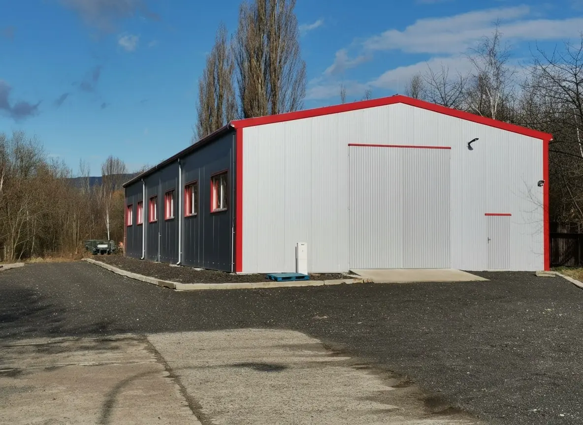 Výrobní a skladové haly v lokalitě Vernéřov - Klášterec nad Ohří, rozměry dvě haly 12 x 36 m a jedna hala 18 x 48 m – fotografie 2