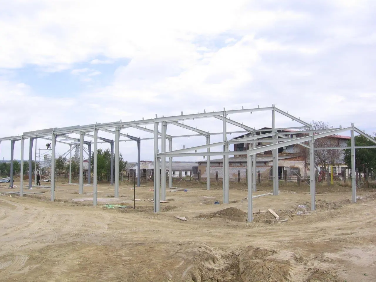 Skladová hala s administrativou v lokalitě Kožlany, rozměry 18 x 42 m s přístavkem 6 x 18 m – fotografie 4