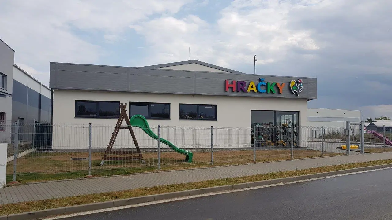 Prodejní a skladová hala v lokalitě České Budějovice, rozměry 16 x 27 m – fotografie 2