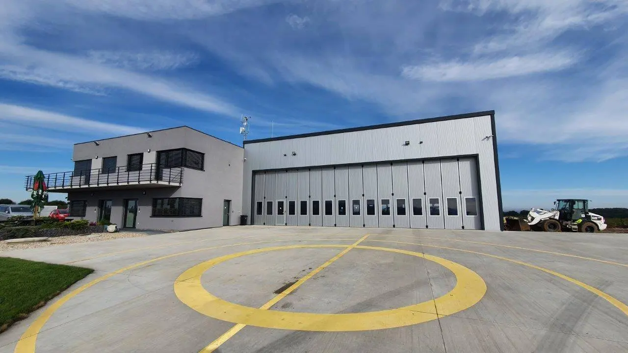 Ocelová konstrukce - Heliport v lokalitě Chotouň, rozměry 1. etapa - 18 x 20 m a 5 m výška + 18 x 20 x 5 - 2. etapa – fotografie 2