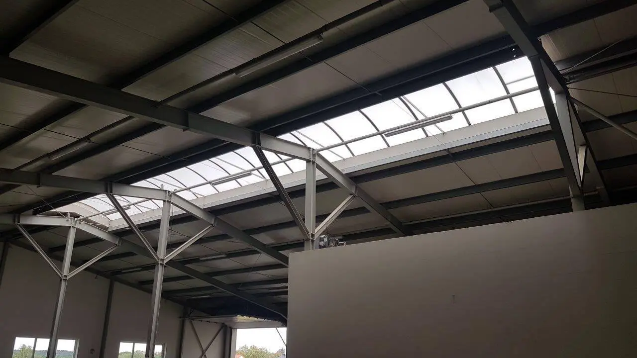 Přístřešek v lokalitě Kamenný Újezd u Českých Budějovice, rozměry hala 28 x 35 m a přístřešek 19,5 x 35 m – fotografie 5