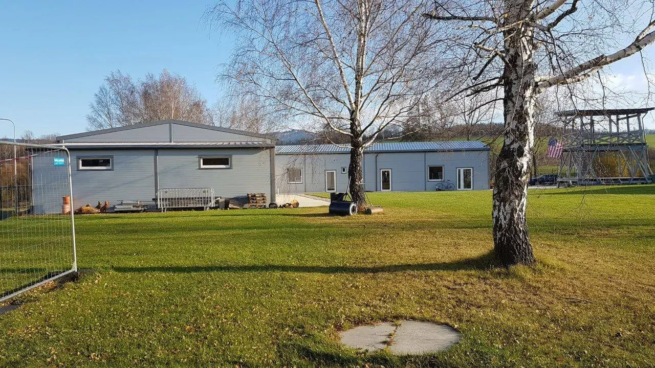Výrobní a skladové haly v lokalitě Bukovice u Jeseníka, rozměry 10 x 35 m a 12 x 23,5 m – fotografie 7