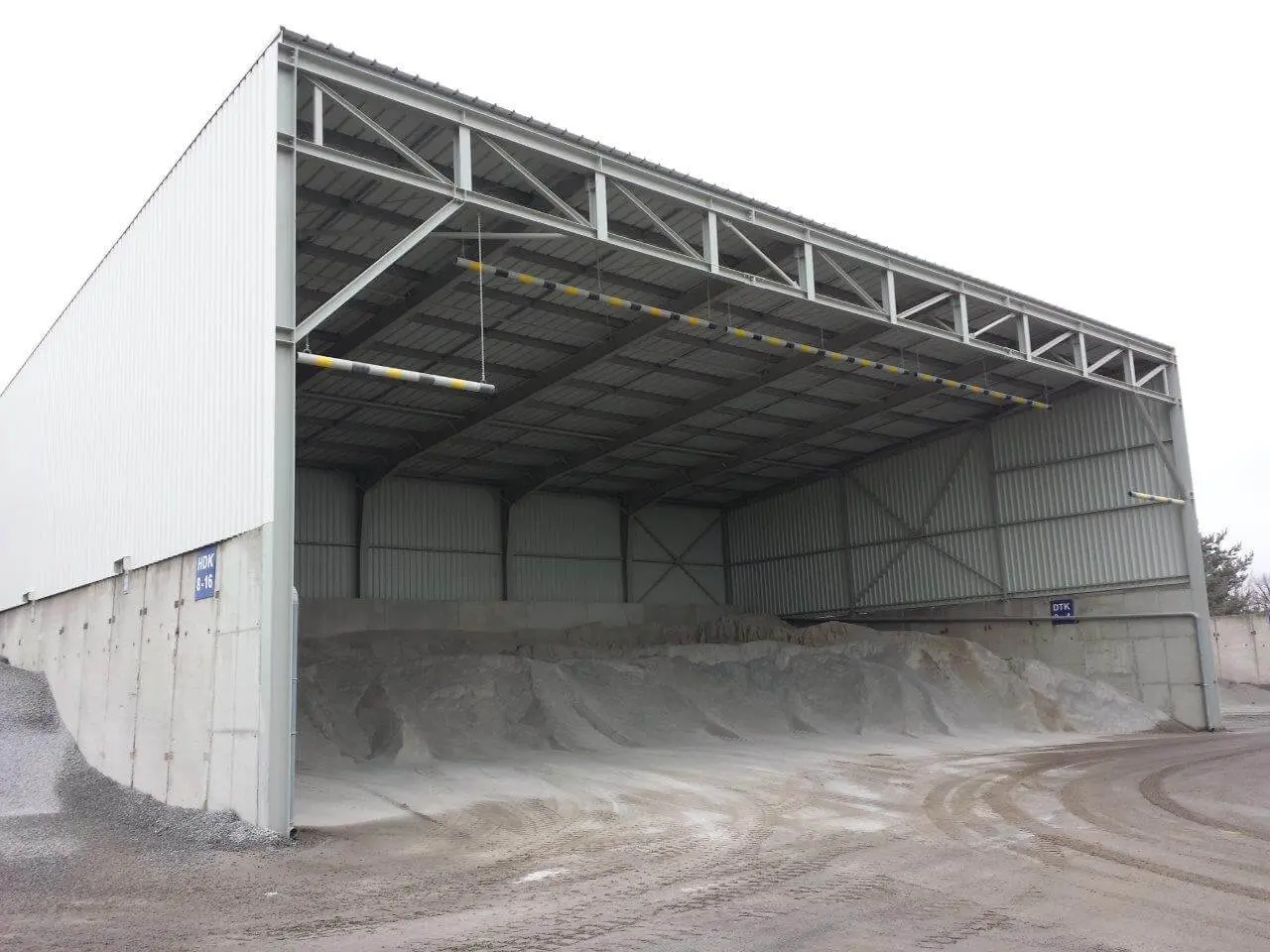 Přístřešek v lokalitě Planá u Českých Budějovic, rozměry 17,4 x 25,5 m – fotografie 2