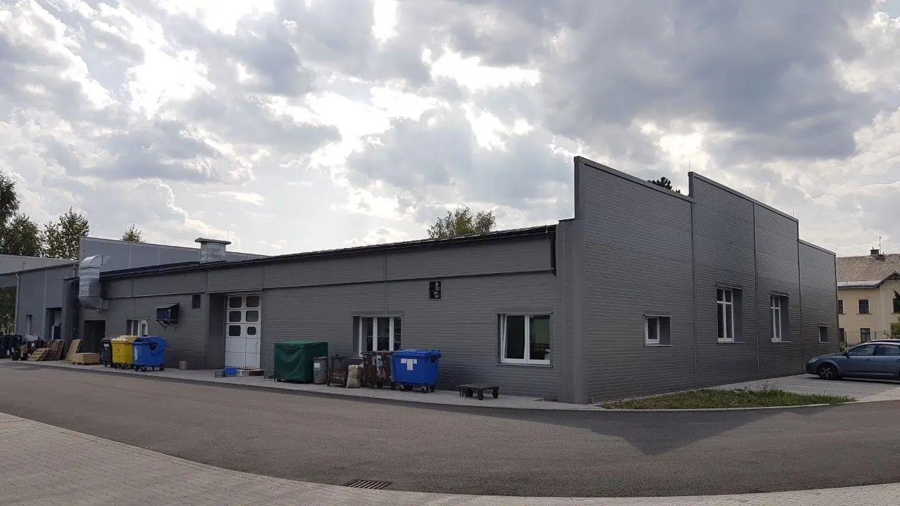 Výrobní hala v lokalitě Trutnov, rozměry 8,5 x 14 m a 25 x 14 m – fotografie 10