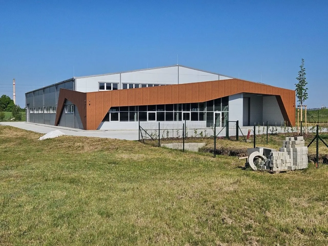 Skladová hala s expedicí v lokalitě Písek, rozměry 30 x 54 m – fotografie 3