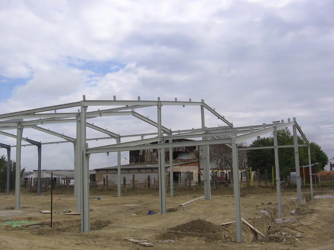 Skladová hala s administrativou v lokalitě Kožlany, rozměry 18 x 42 m s přístavkem 6 x 18 m – fotografie 5