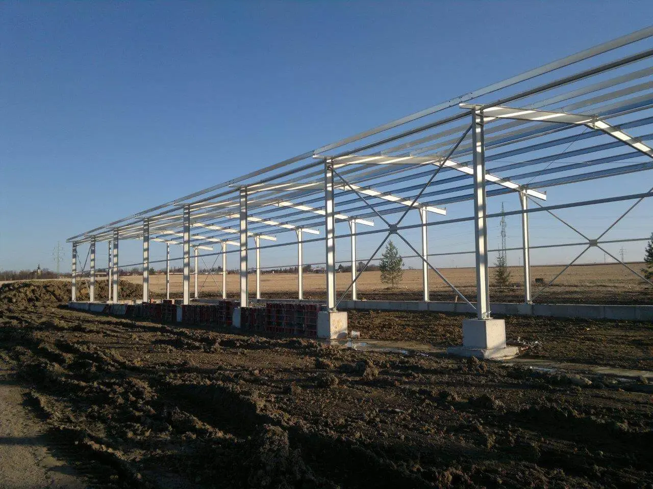 Zemědělská hala v lokalitě Kamenný Újezd, rozměry 12,5 x 92 m – fotografie 8