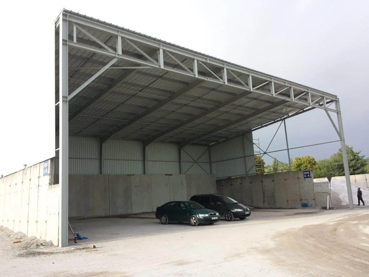 Přístřešek v lokalitě Planá u Českých Budějovic, rozměry 17,4 x 25,5 m – fotografie 1