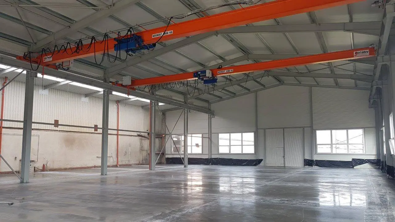 Výrobní a skladové haly v lokalitě Vlachovo Březí, rozměry 25 x 36 m – fotografie 3