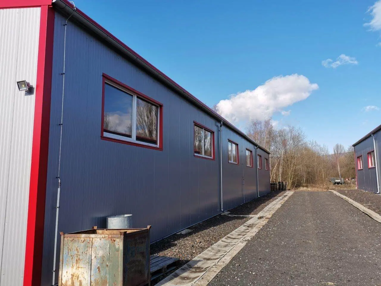 Výrobní a skladové haly v lokalitě Vernéřov - Klášterec nad Ohří, rozměry dvě haly 12 x 36 m a jedna hala 18 x 48 m – fotografie 5