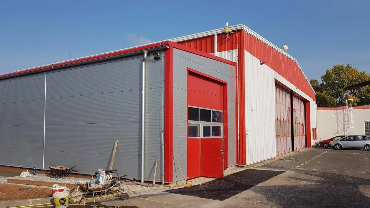 Ocelová konstrukce - Heliport v lokalitě Hradec Králové, rozměry 6 x 25 m – fotografie 2