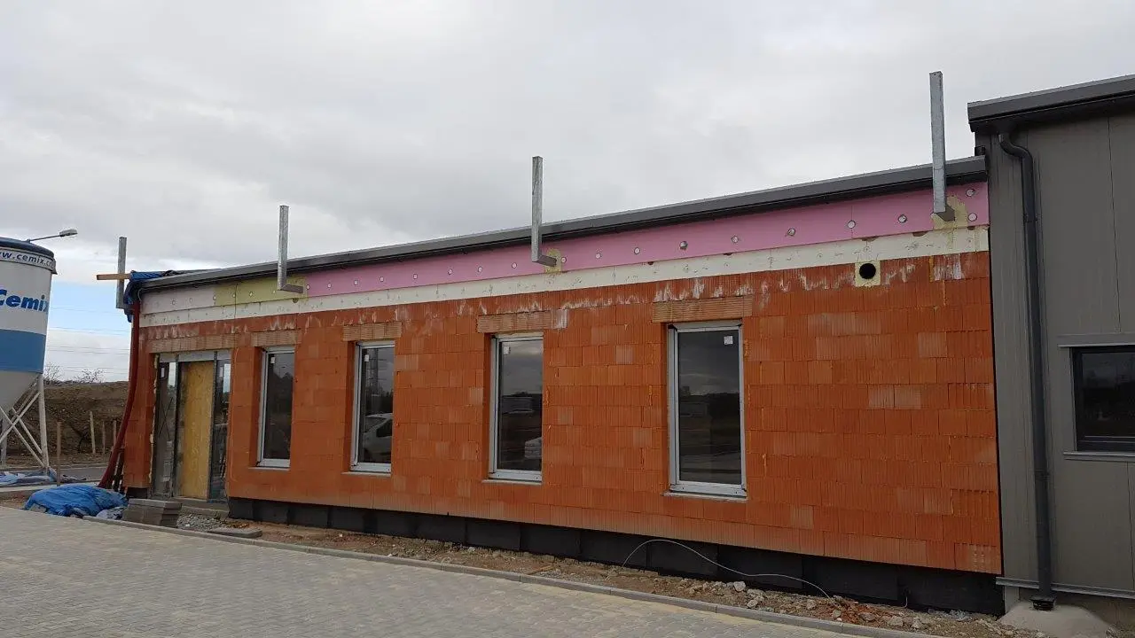 Prodejní a skladová hala v lokalitě České Budějovice, rozměry 16 x 27 m – fotografie 6
