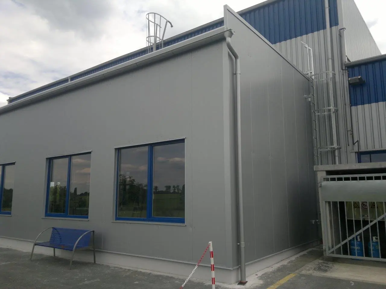Administrativní budova v lokalitě Domažlice, rozměry 11,5 x 23 m – fotografie 4