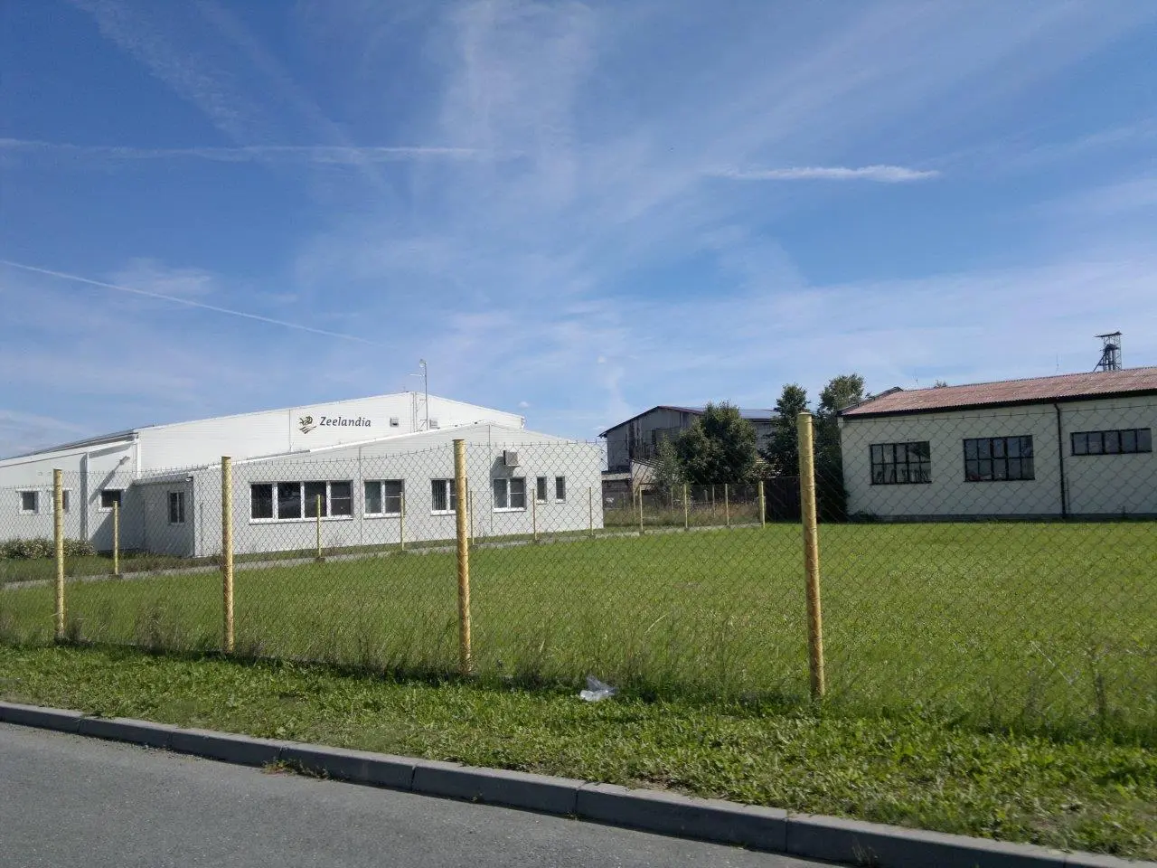 Skladová hala s administrativou v lokalitě Kožlany, rozměry 18 x 42 m s přístavkem 6 x 18 m – fotografie 2