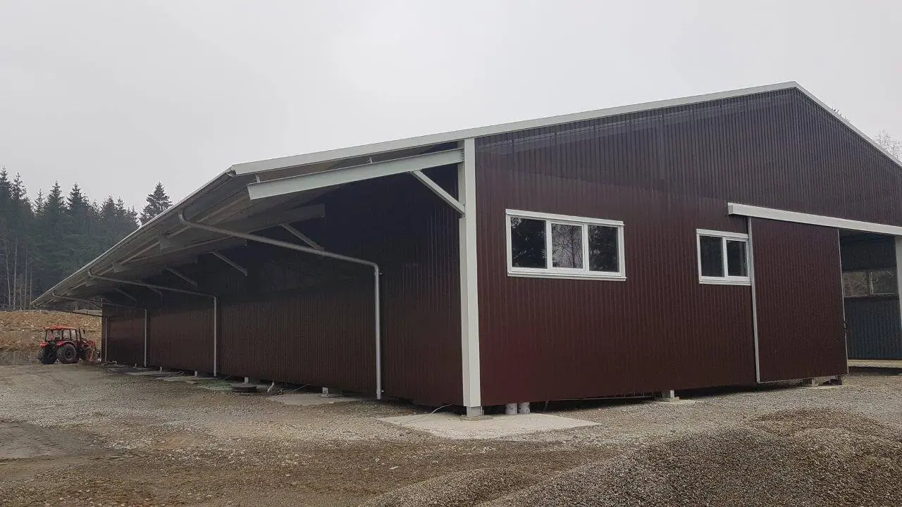 Zemědělské haly v lokalitě Vrbice u Vacova, rozměry 22 x 42 m – fotografie 2