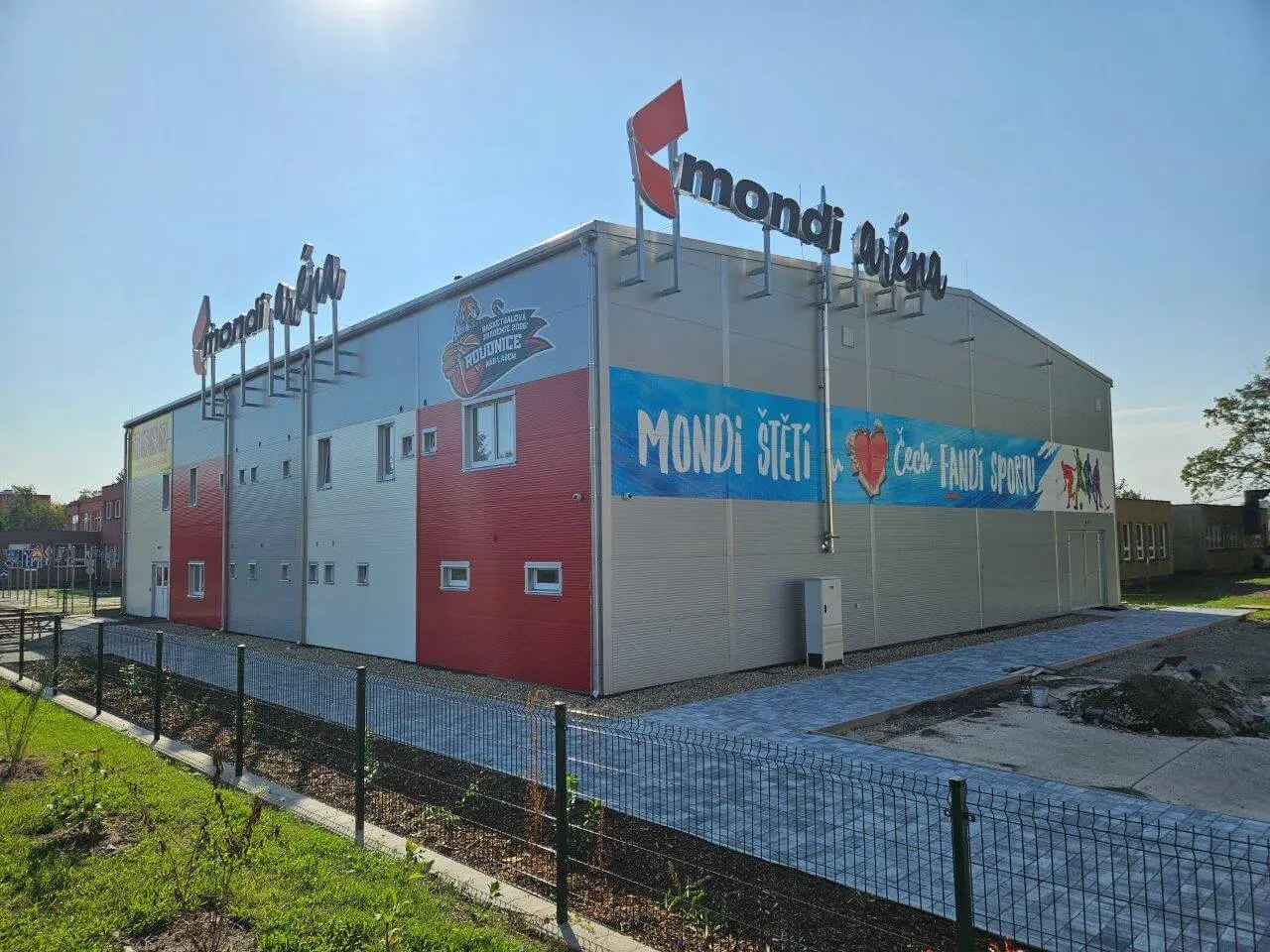 Sportovní hala, tělocvična - basketbalová akademie v lokalitě Roudnice nad Labem - Mondi aréna, rozměry 26 x 31 x 8,5 m – fotografie 1