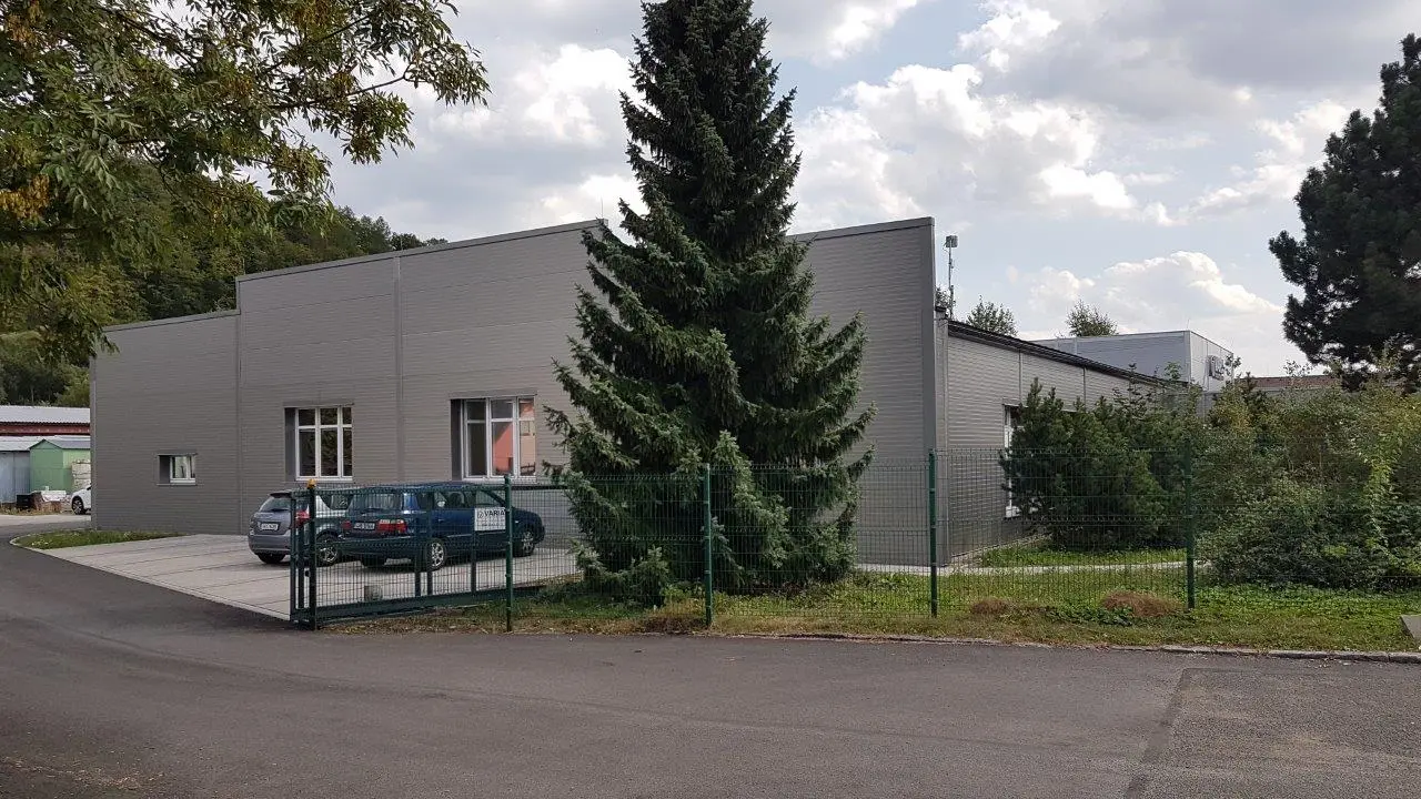 Výrobní hala v lokalitě Trutnov, rozměry 8,5 x 14 m a 25 x 14 m – fotografie 8