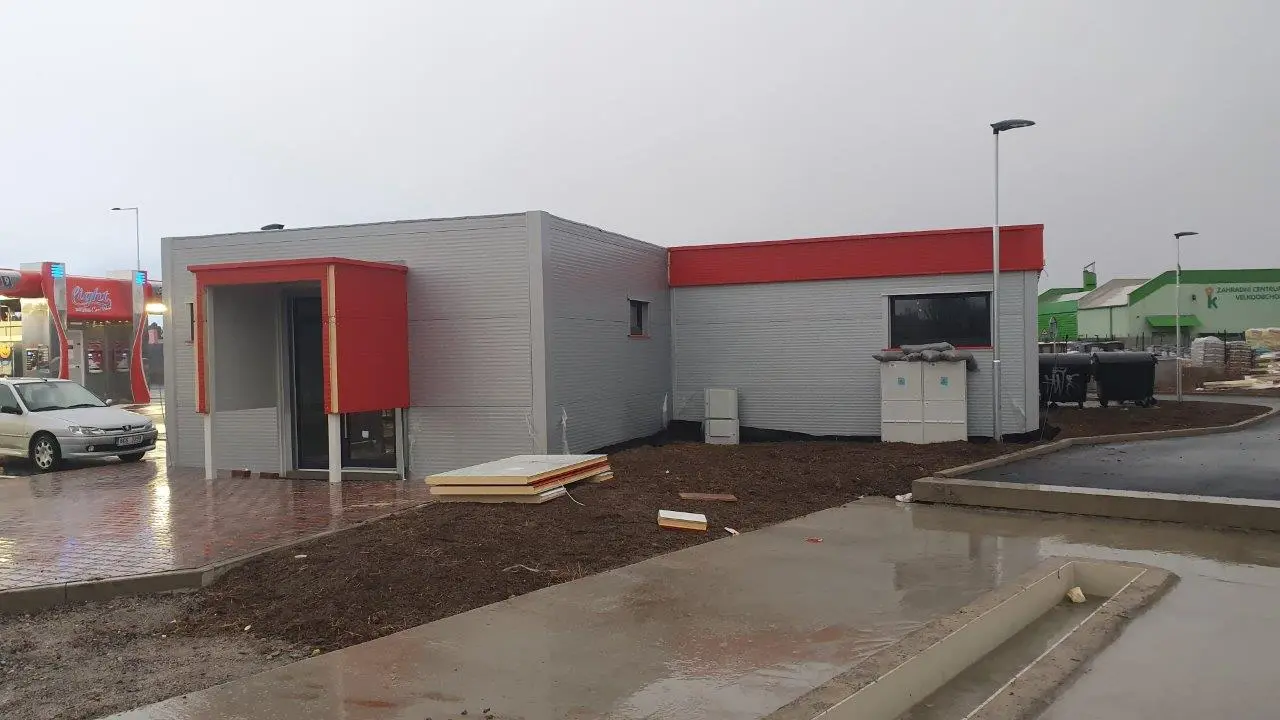 Zázemí pro obsluhu v lokalitě České Budějovice, rozměry 11,5 x 18 m – fotografie 6