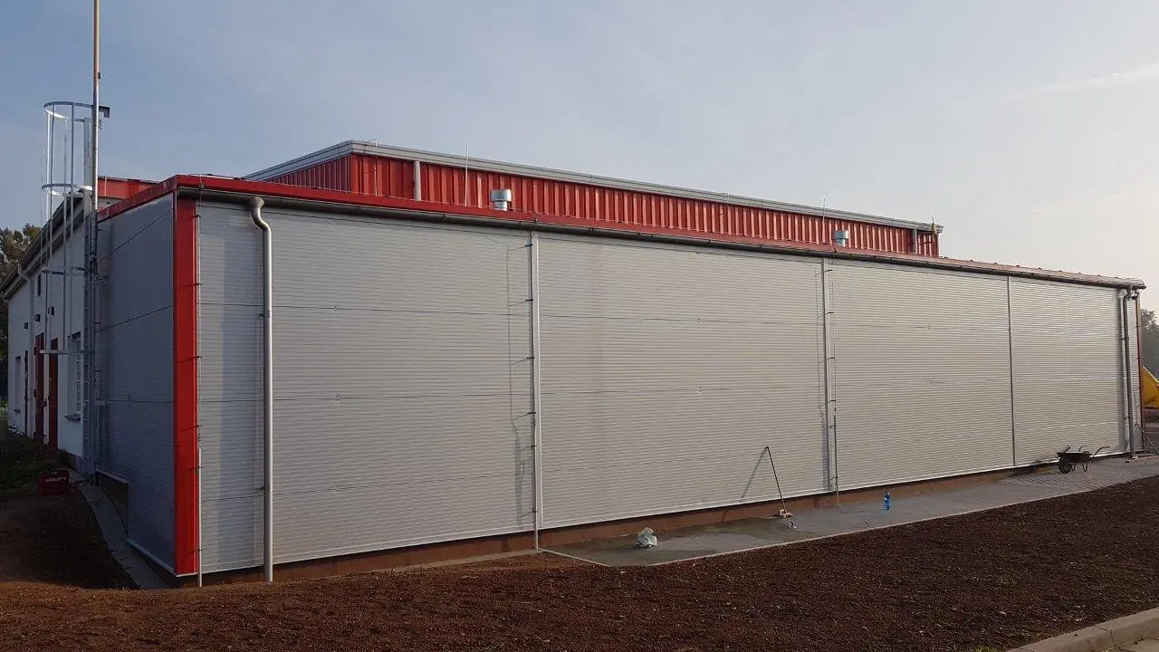 Ocelová konstrukce - Heliport v lokalitě Hradec Králové, rozměry 6 x 25 m – fotografie 3