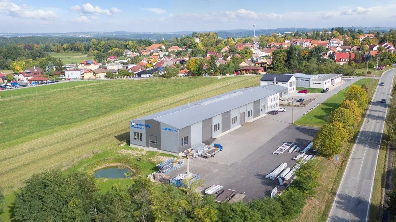 Výrobní hala v lokalitě Kamenný Újezd, rozměry 19 x 72 m – fotografie 2