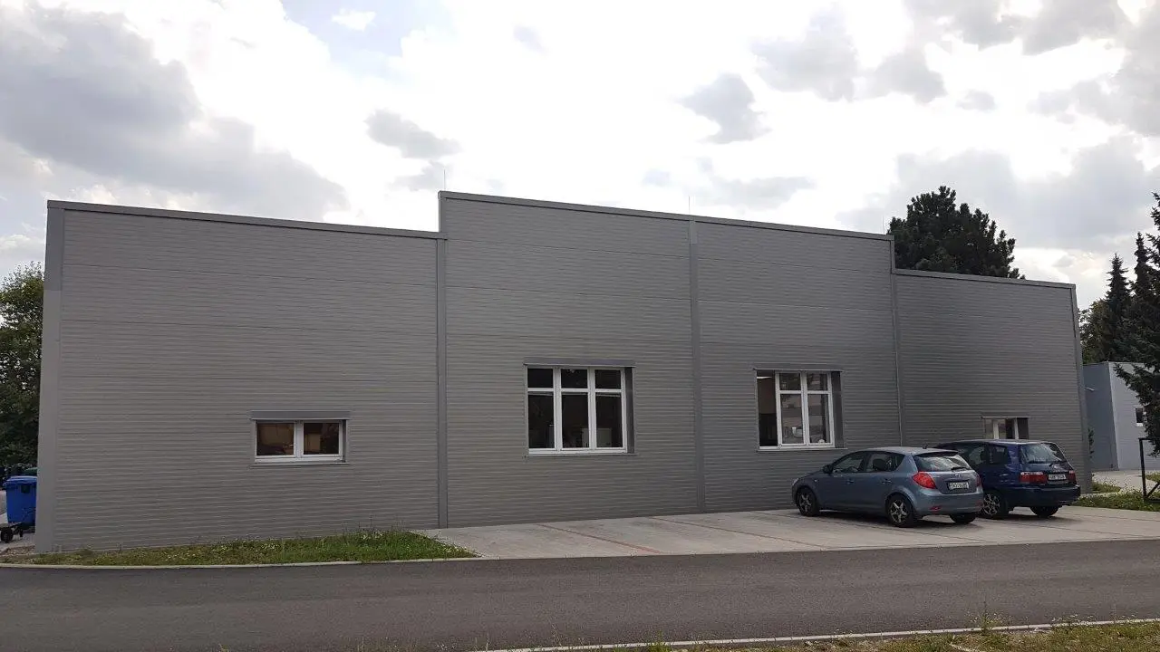 Výrobní hala v lokalitě Trutnov, rozměry 8,5 x 14 m a 25 x 14 m – fotografie 9