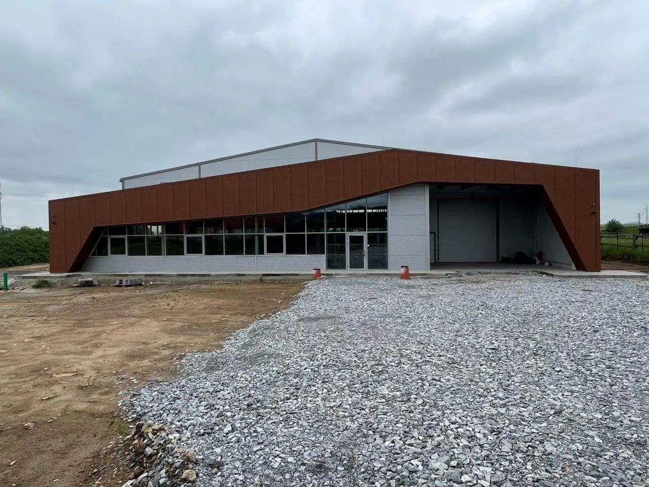 Skladová hala s expedicí v lokalitě Písek, rozměry 30 x 54 m – fotografie 8