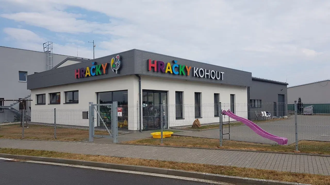 Prodejní a skladová hala v lokalitě České Budějovice, rozměry 16 x 27 m – fotografie 1