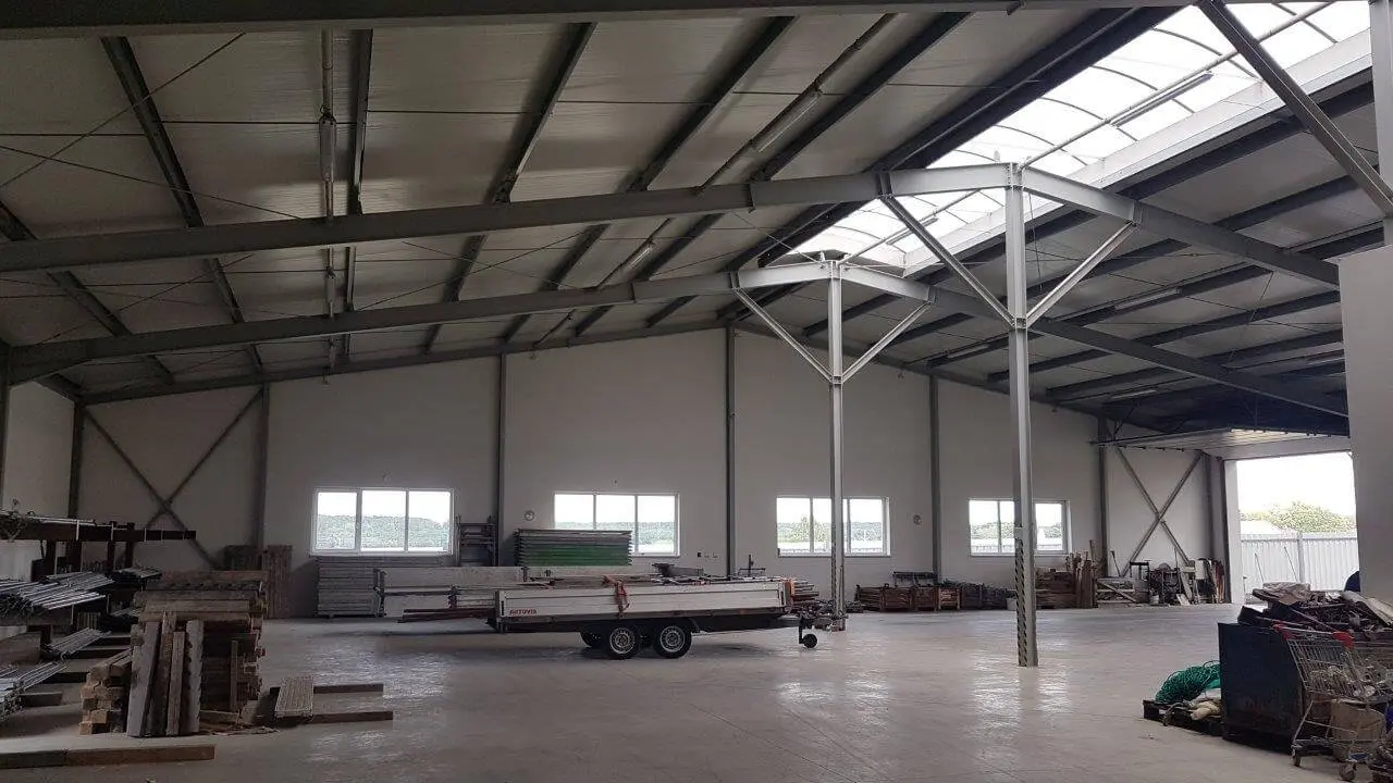 Přístřešek v lokalitě Kamenný Újezd u Českých Budějovice, rozměry hala 28 x 35 m a přístřešek 19,5 x 35 m – fotografie 7