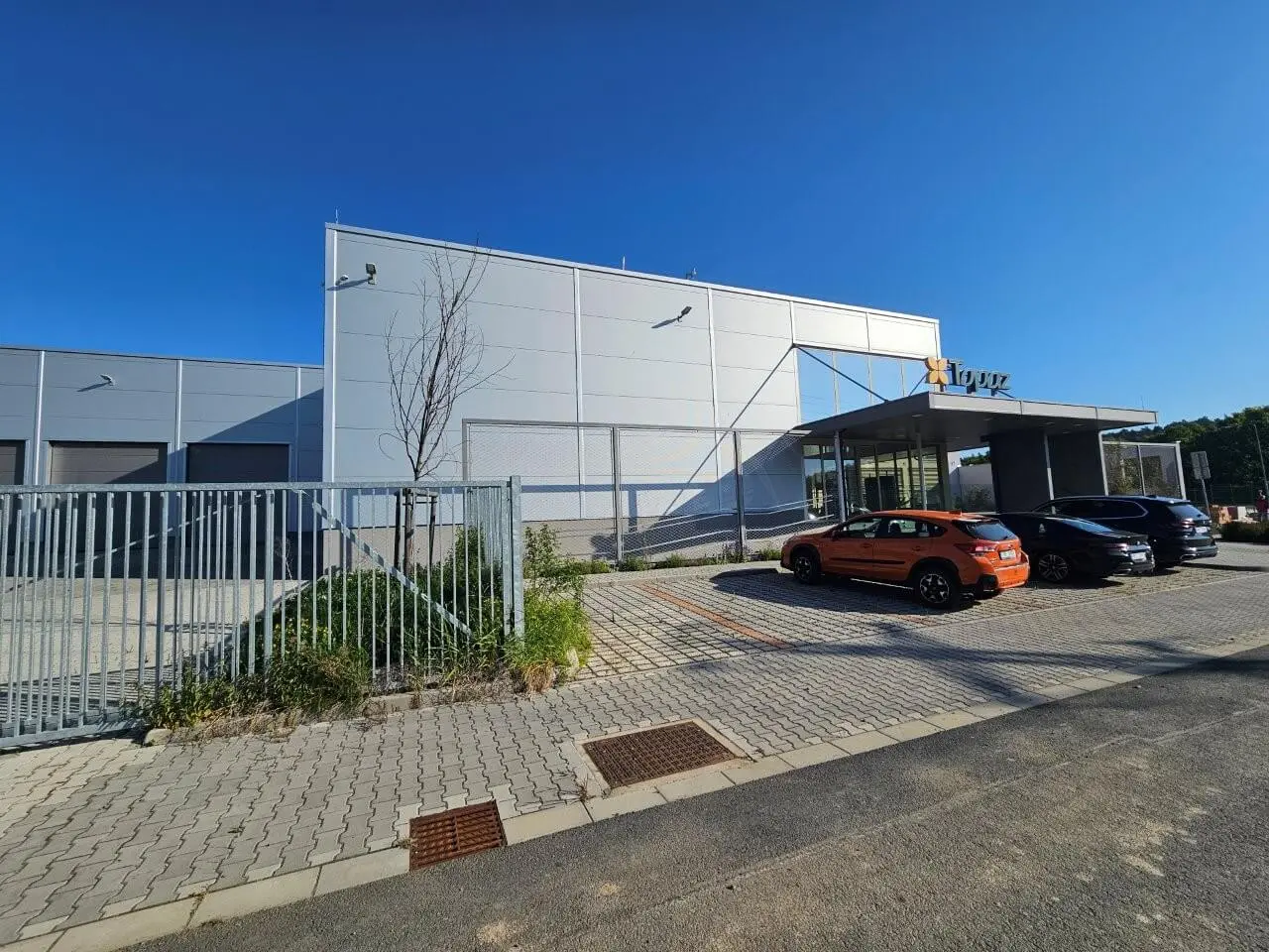 Velkoobchod s květinami v lokalitě Letkov u Plzně, rozměry 11,5 x 28 + 30 x 20,5 m – fotografie 6