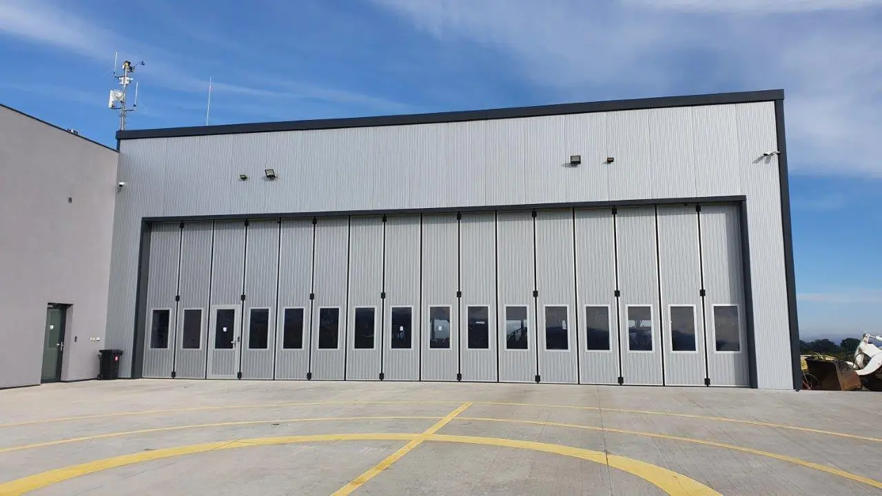 Ocelová konstrukce - Heliport v lokalitě Chotouň, rozměry 1. etapa - 18 x 20 m a 5 m výška + 18 x 20 x 5 - 2. etapa – fotografie 3