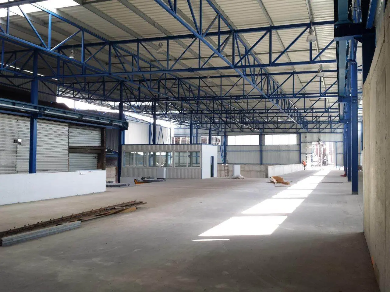 Průmyslová hala v lokalitě Velvary, okres Kladno, rozměry 37,5 x 72 m – fotografie 8