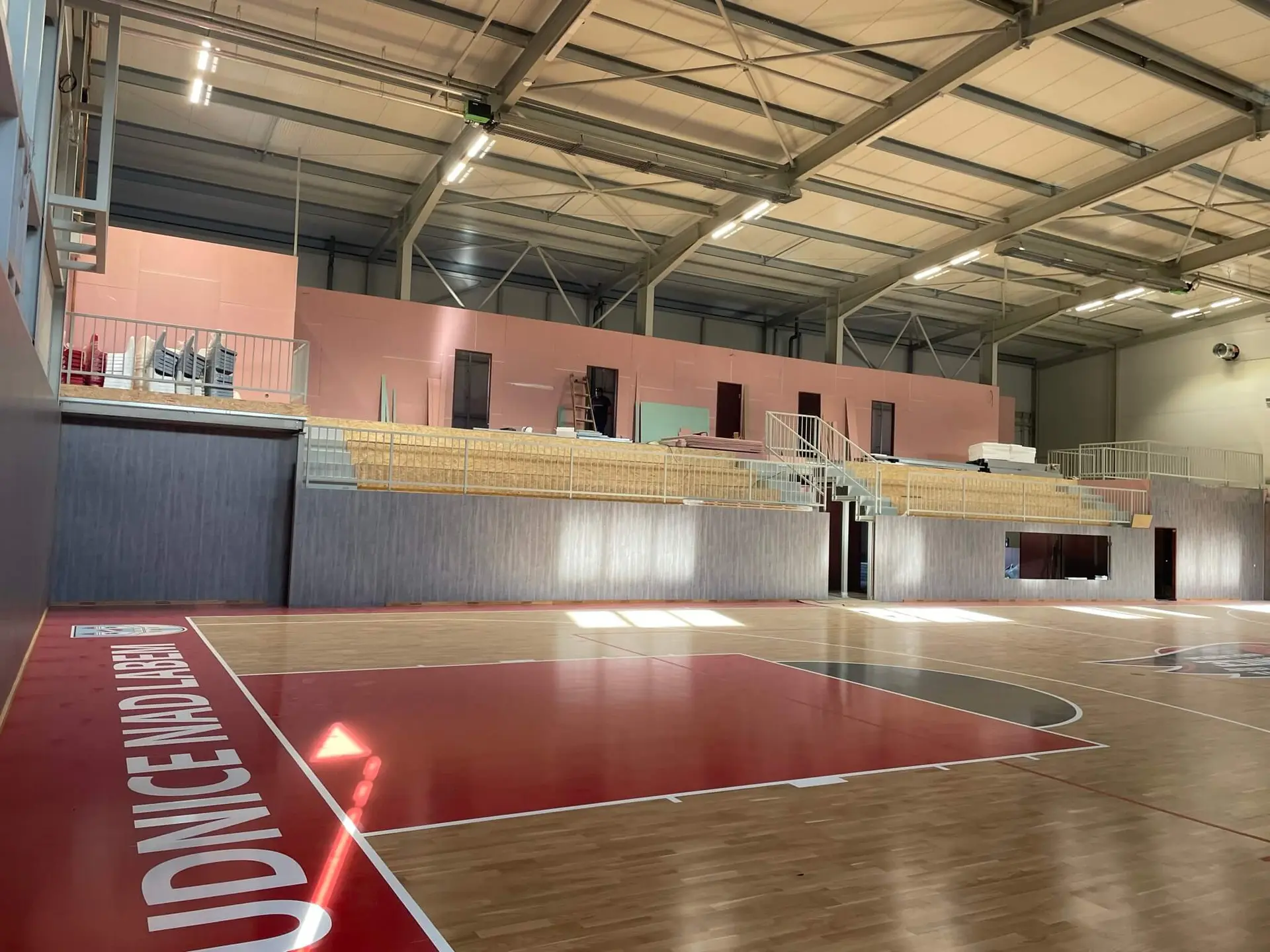 Sportovní hala, tělocvična - basketbalová akademie v lokalitě Roudnice nad Labem - Mondi aréna, rozměry 26 x 31 x 8,5 m – fotografie 7