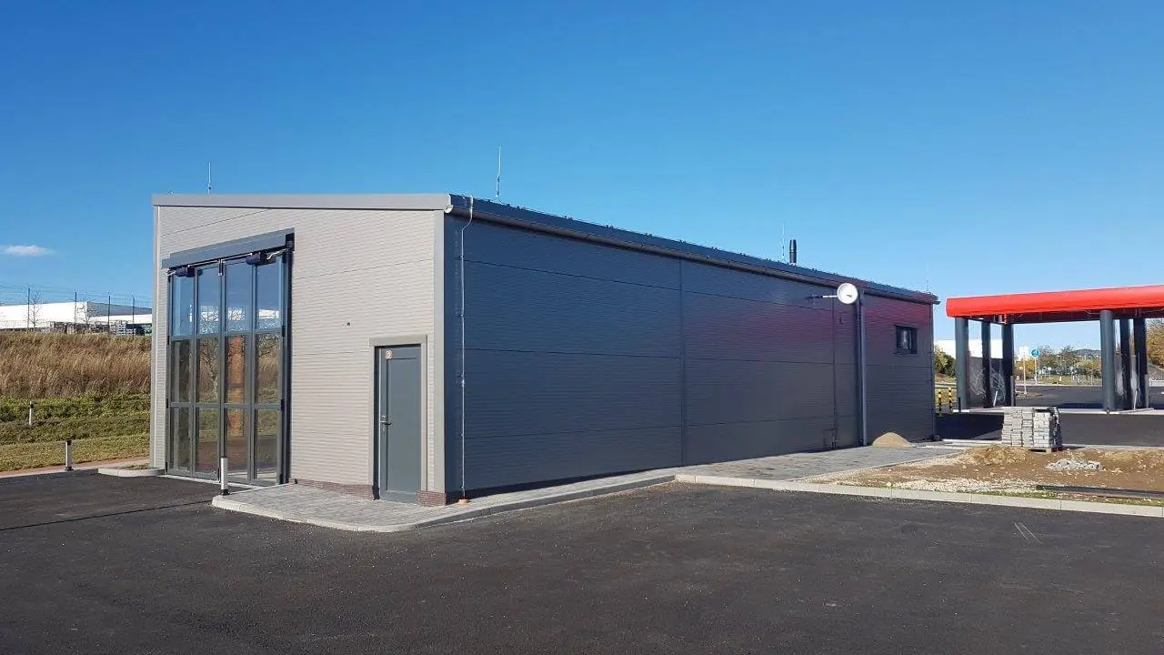 Ocelová konstrukce myčky v lokalitě Písek, rozměry 8 x 17 m – fotografie 5